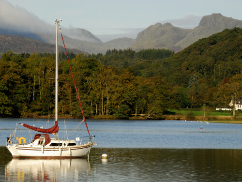 Lake Windermere in the Lake District National Park, Cumbria, England.
