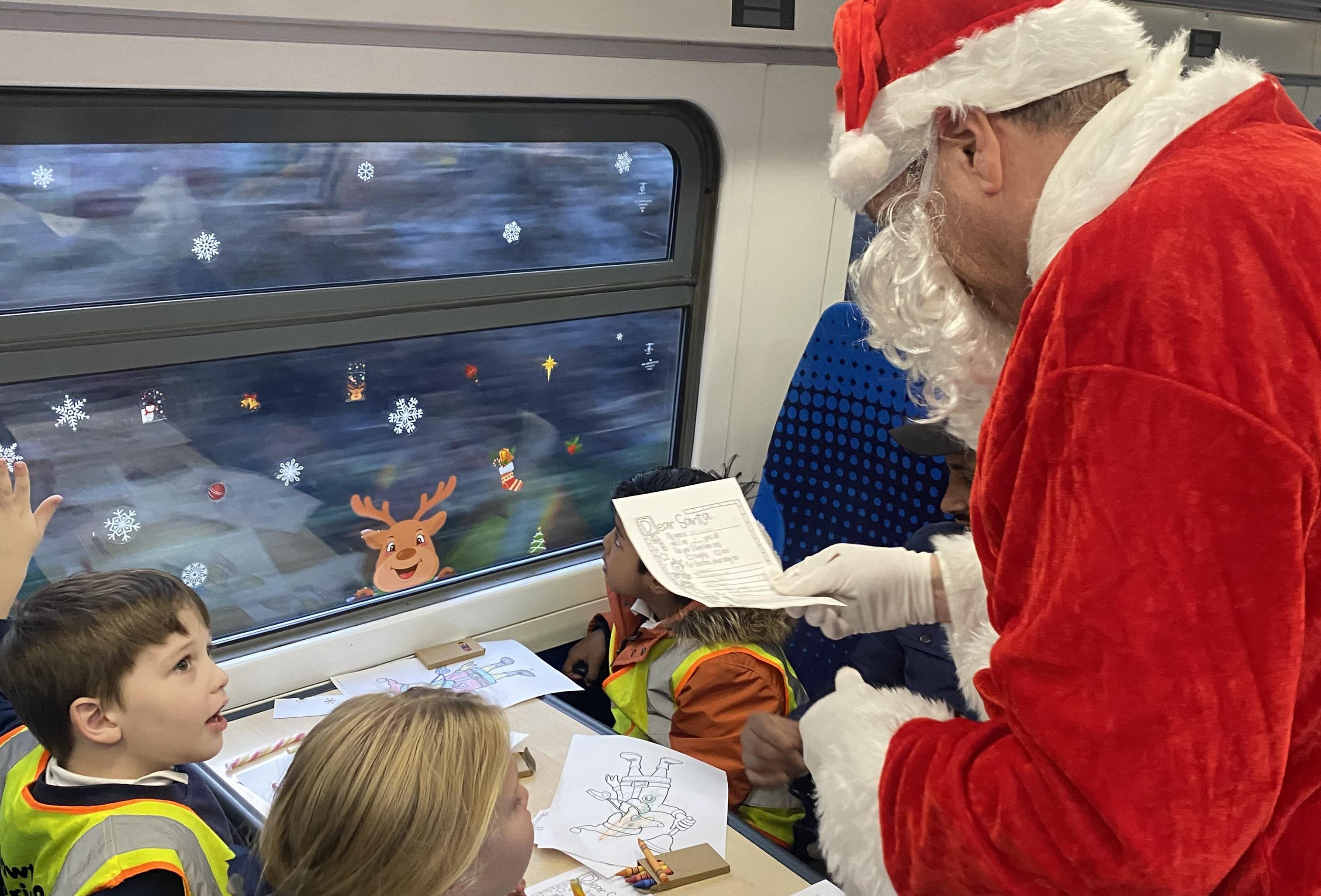 this-image-shows-the-santa-express-along-the-northumberland-line-12
