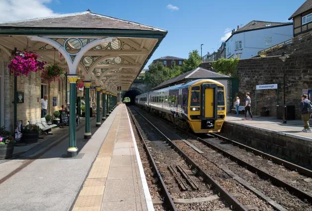 knaresborough-station-northern-trains-july-2022-tmnt01