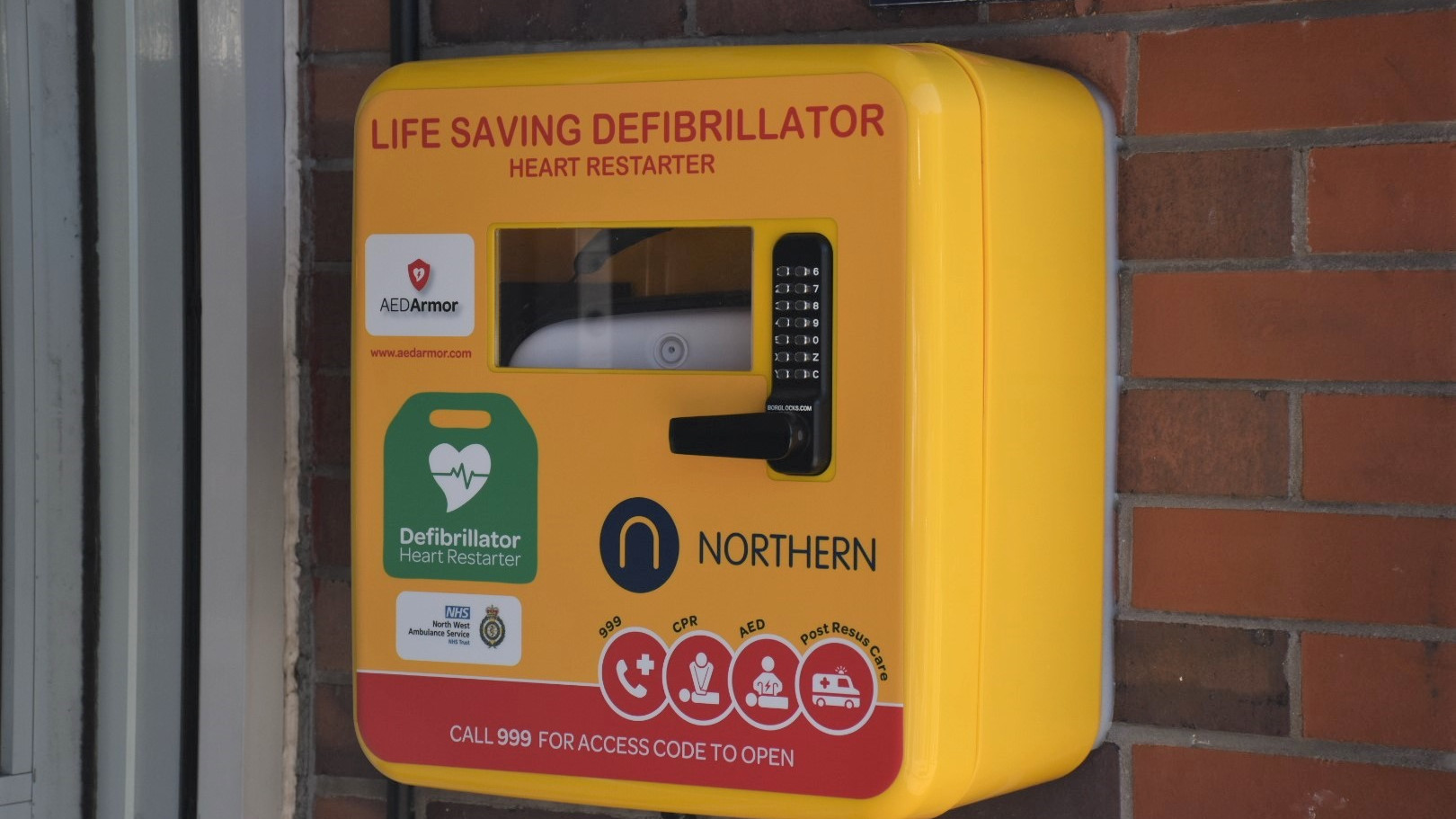 Defibrillator