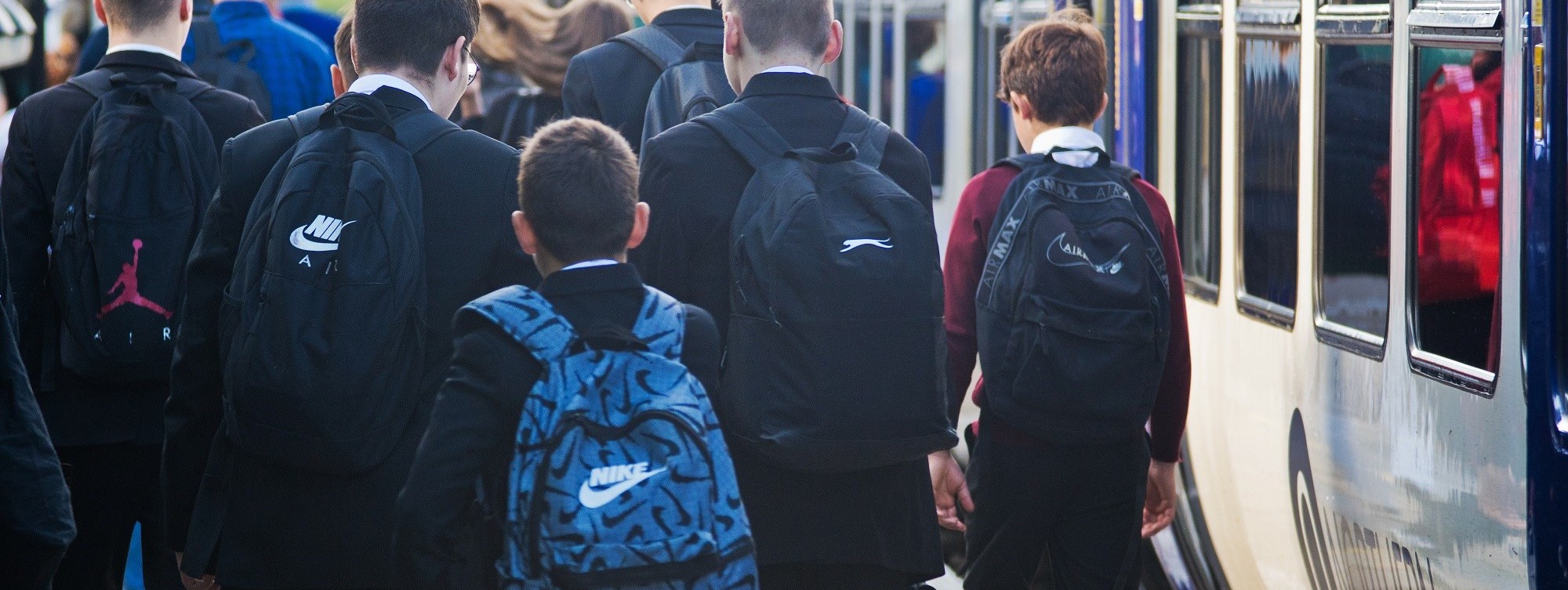 image-shows-schoolchildren-commuting-to-school